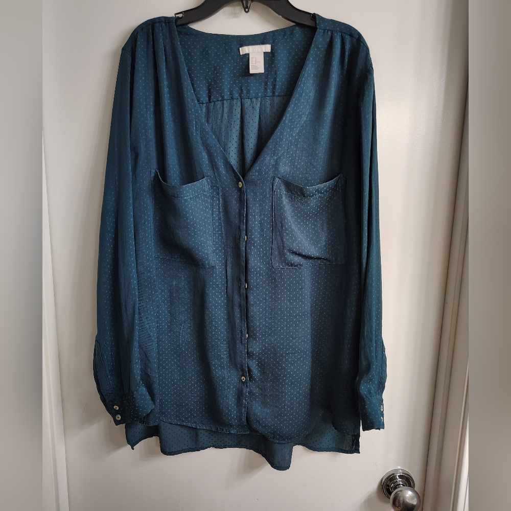 H&M Green Long Sleeve Button Down Blouse